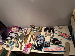 Lot #32 Costume Jewelery Lot