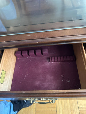 Display Hutch