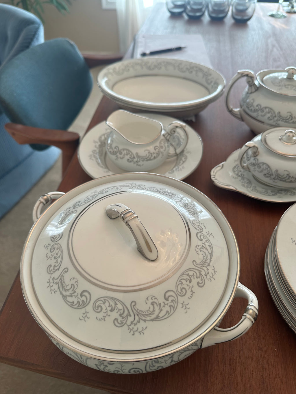 Paragon “Chantilly” Set