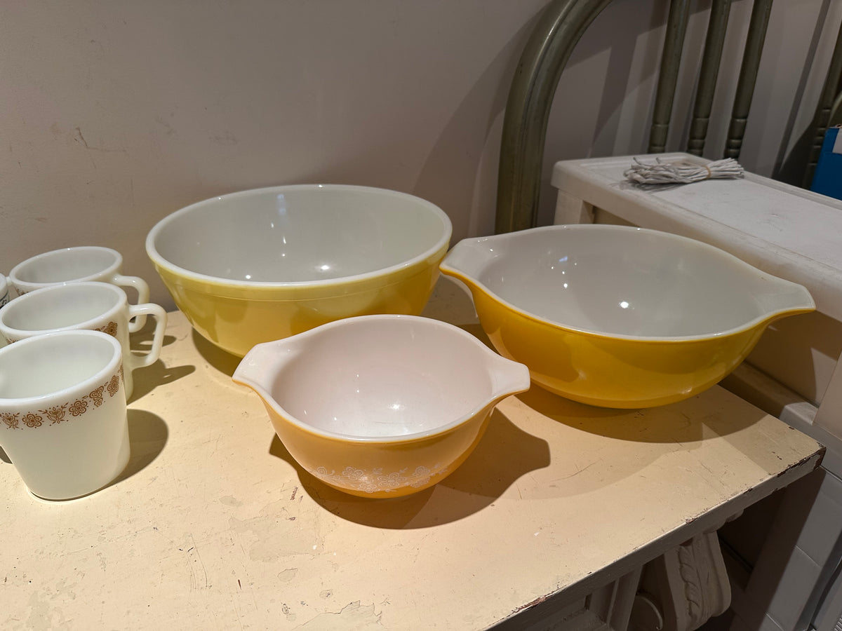 Lot #41 Vintage Pyrex
