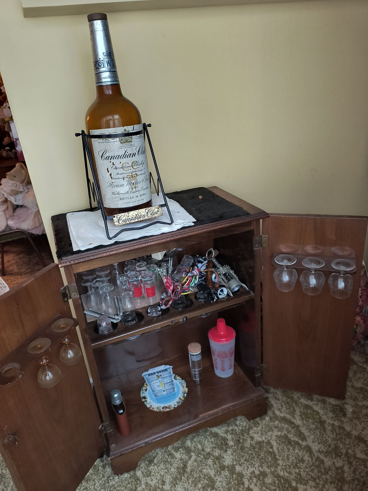 Bar Lot