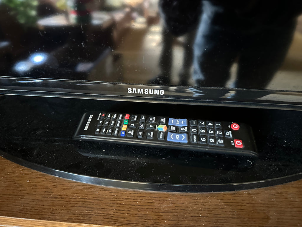 Samsung 40” Smart TV