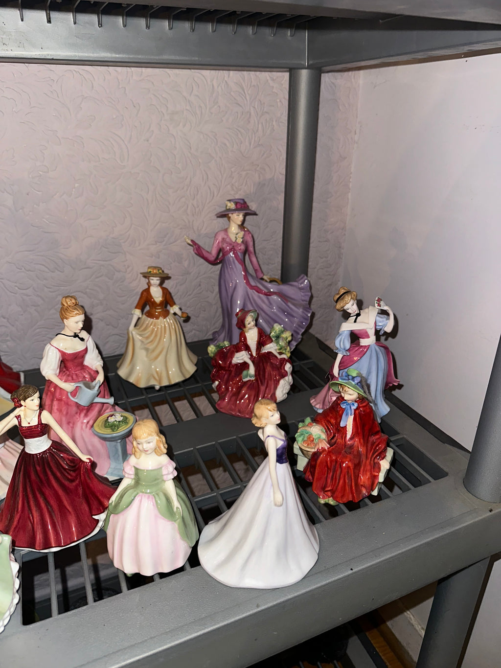 Royal Doulton Lot #23 (19 units in lot)