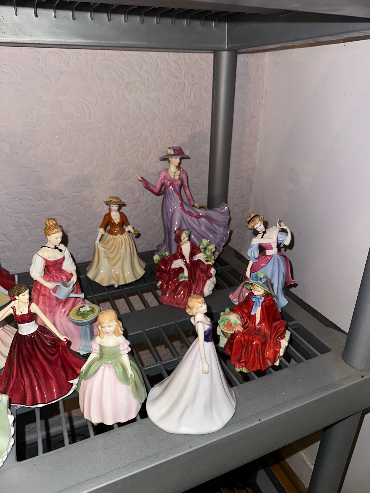 Royal Doulton Lot #23 (19 units in lot)