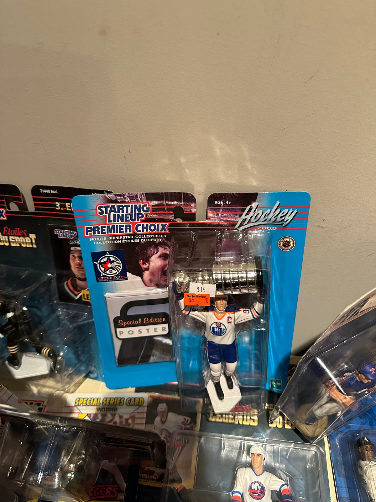 Lot #21 Sports/Headliners Lot