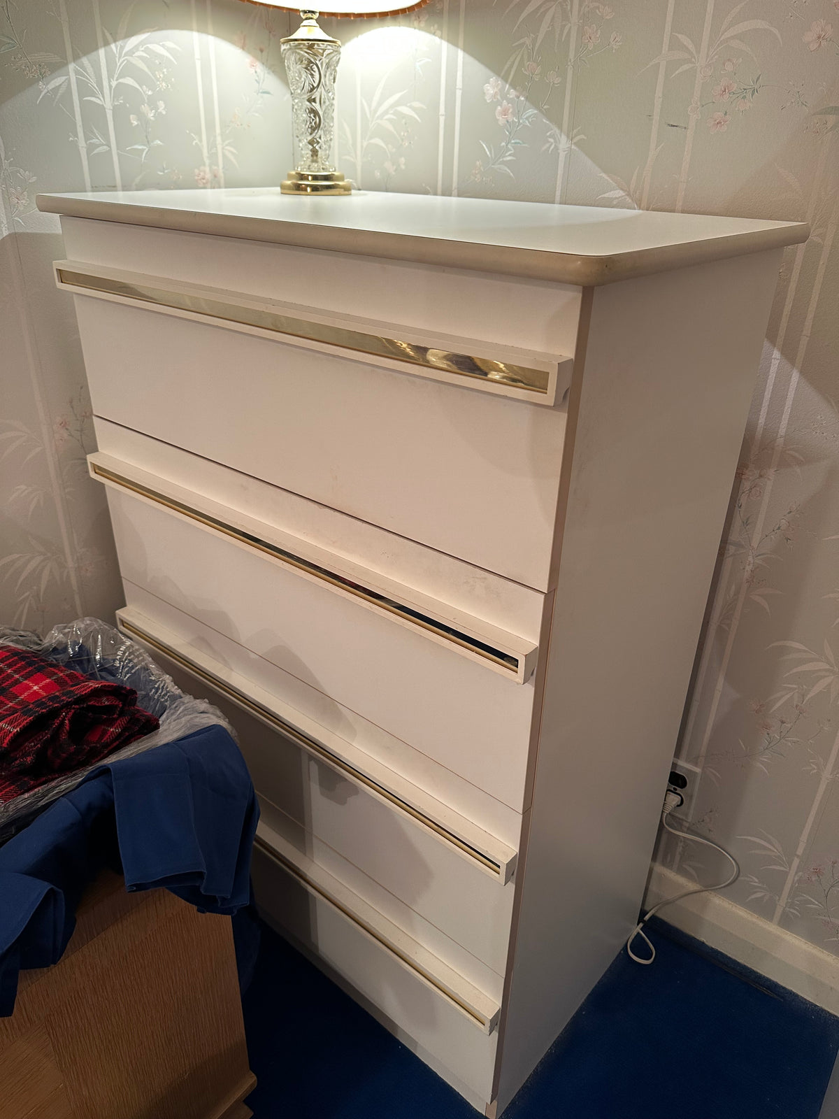 Upright Dresser
