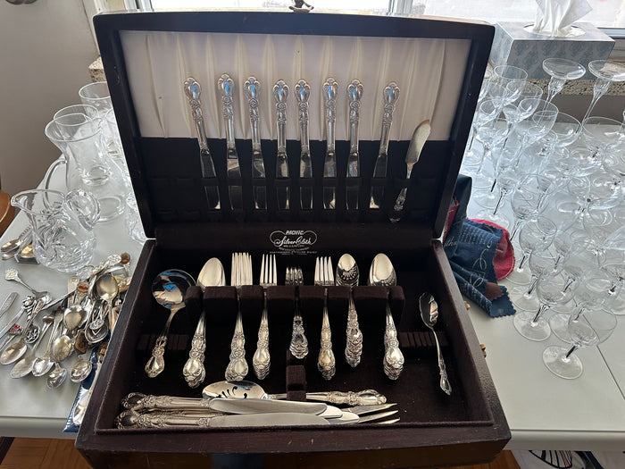 Rogers Heritage Flatware Set
