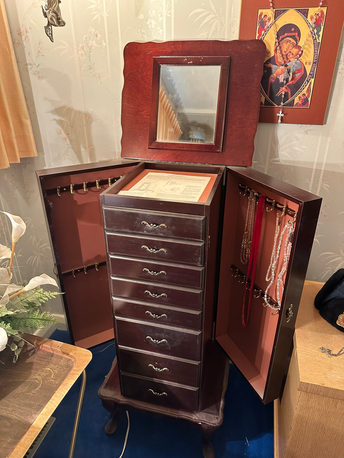Standing Jewelry Box