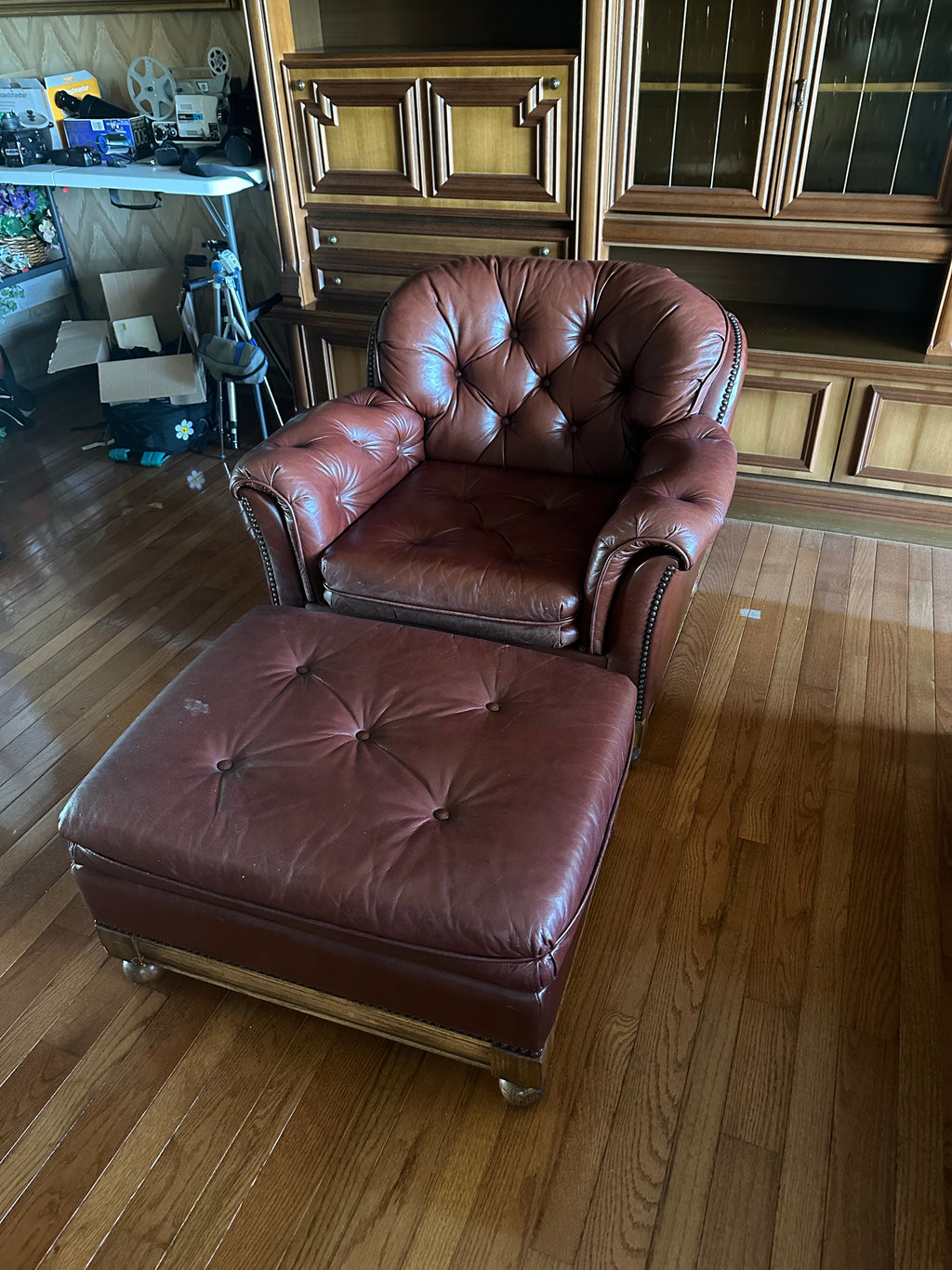 Leather Chair w/ Ottoman