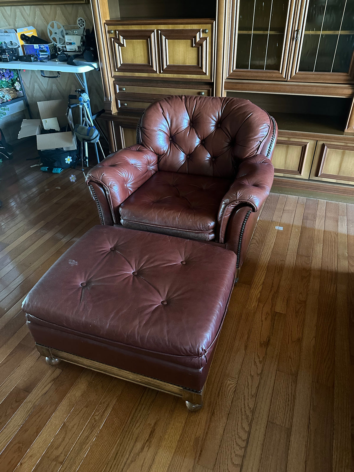 Leather Chair w/ Ottoman