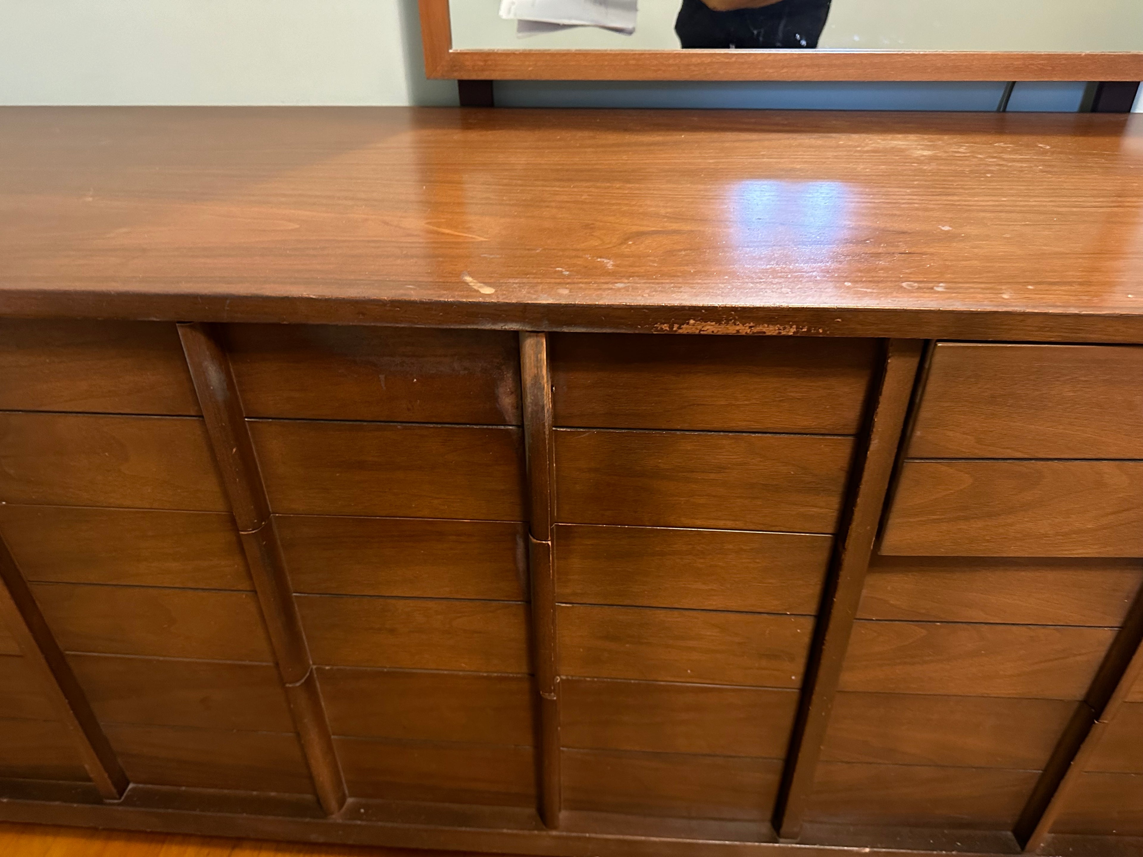Deilcraft Horizontal Dresser