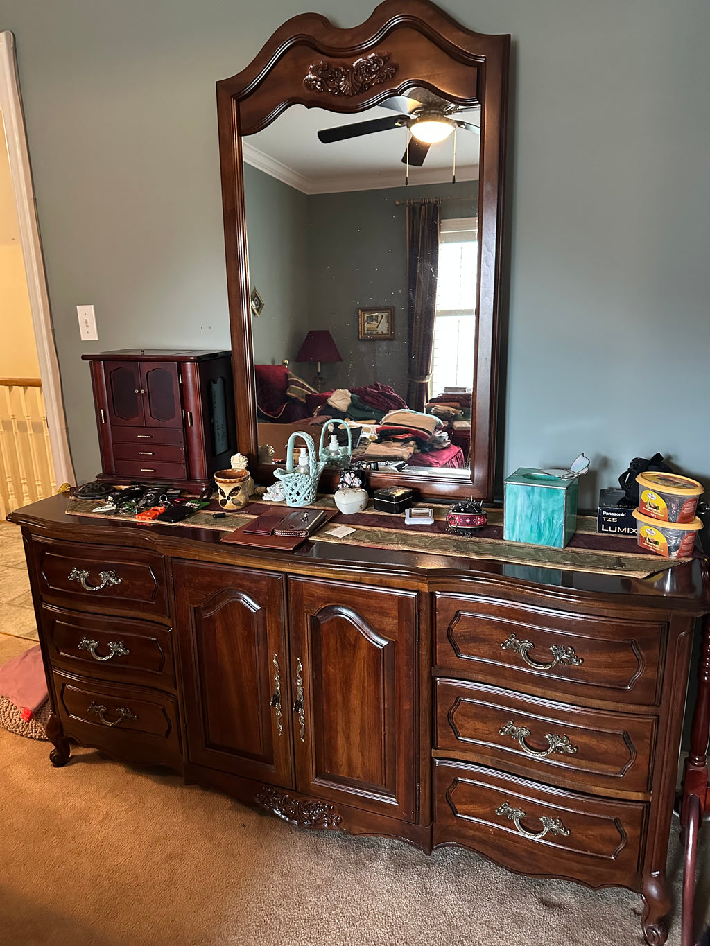 Horizontal Mirrored Dresser