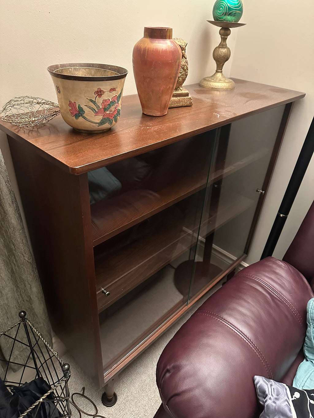 Glassdoor Shelf