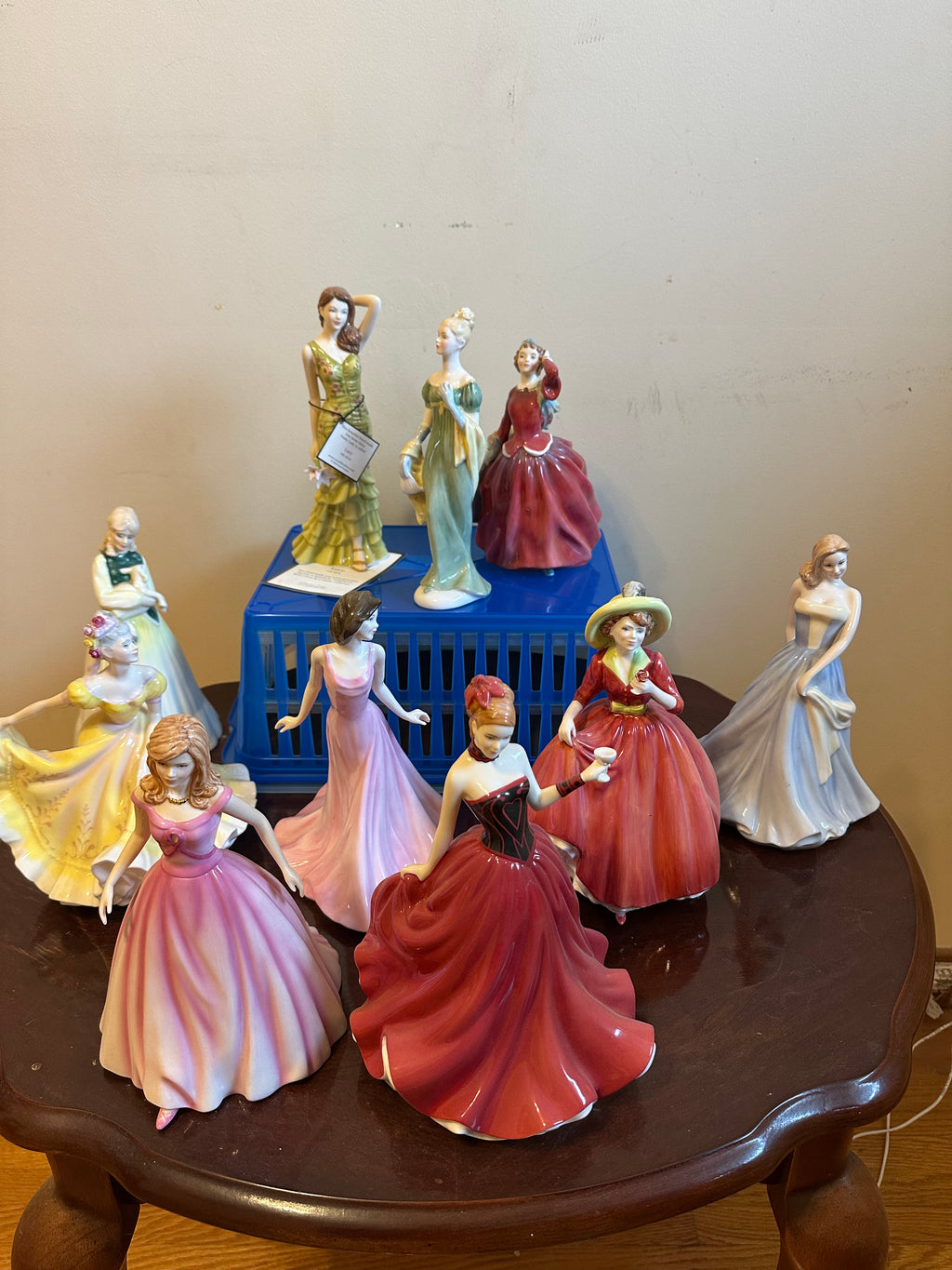 Royal Doulton Lot #17 (10 units in lot)