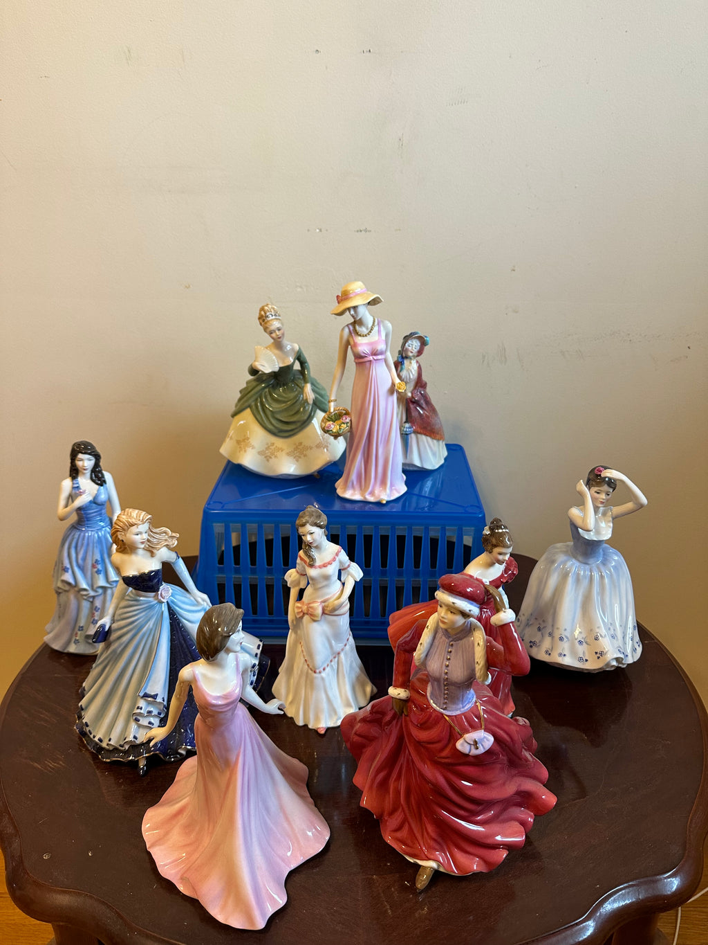 Royal Doulton Lot #16 (10 units in lot)