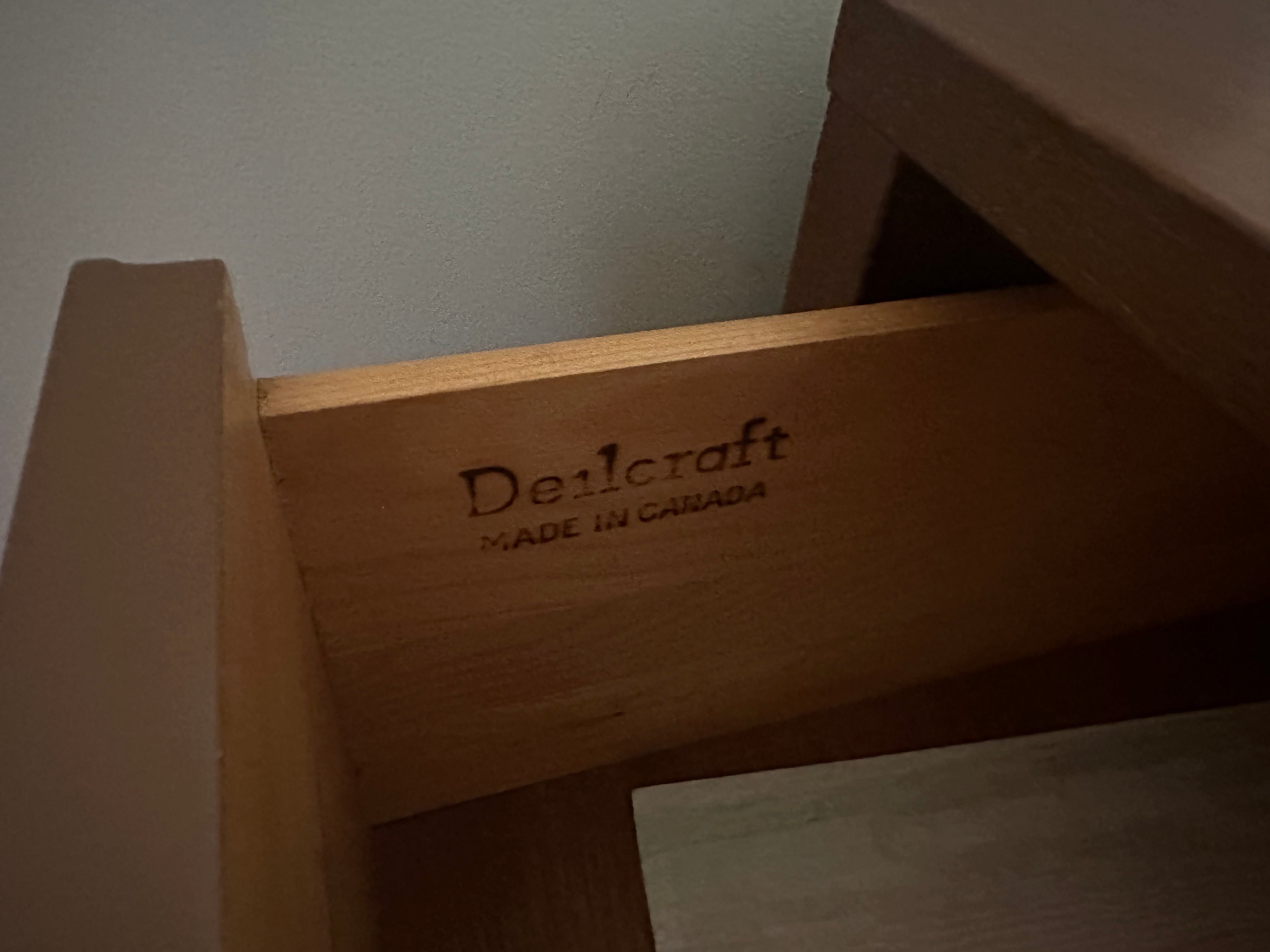 Deilcraft Horizontal Dresser