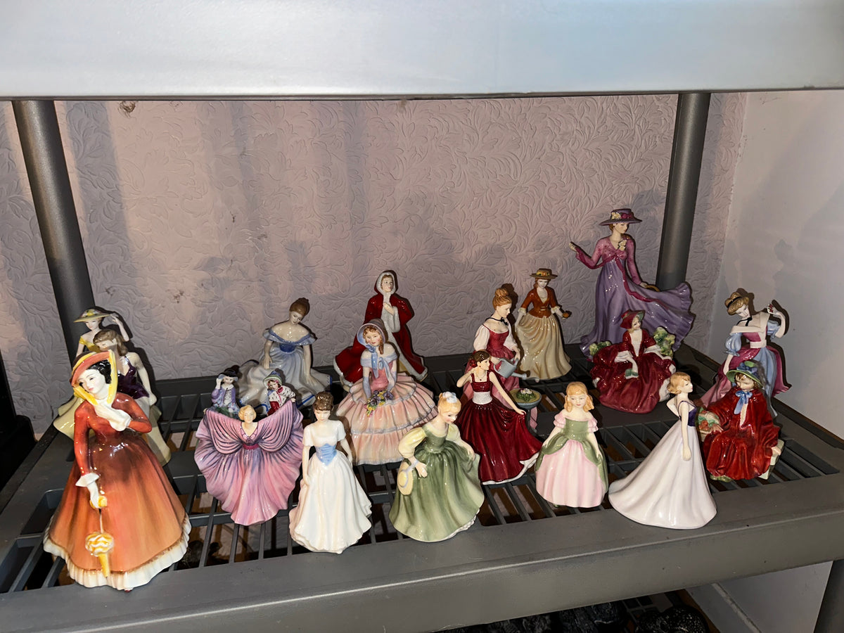 Royal Doulton Lot #23 (19 units in lot)