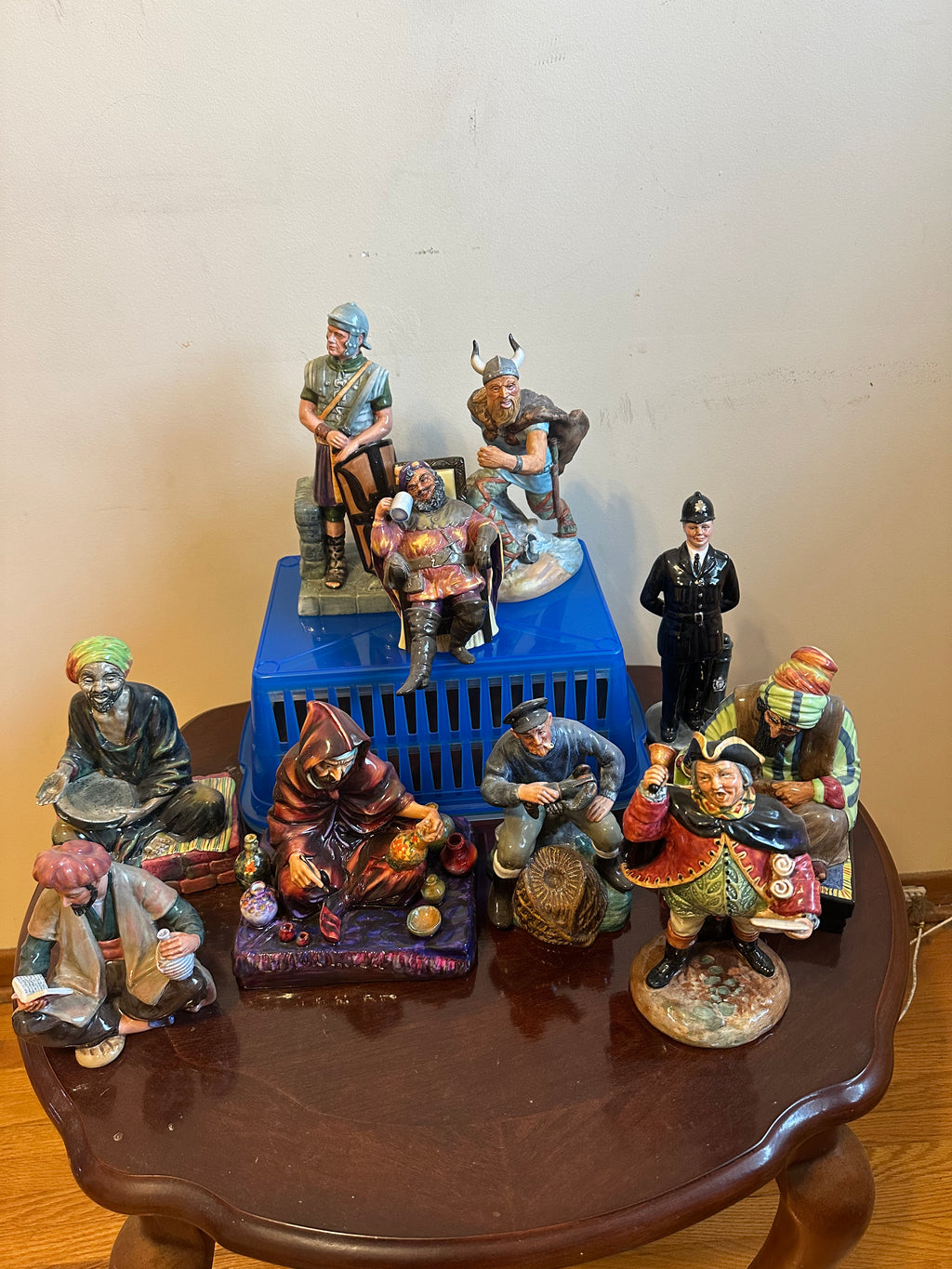 Royal Doulton Lot #10 (10 units in lot)