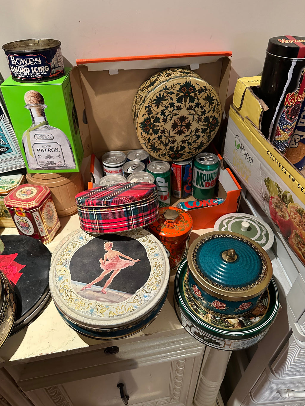 Lot #33 Assorted Tins