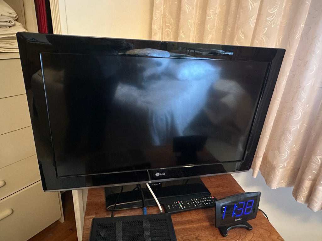 32” LG TV