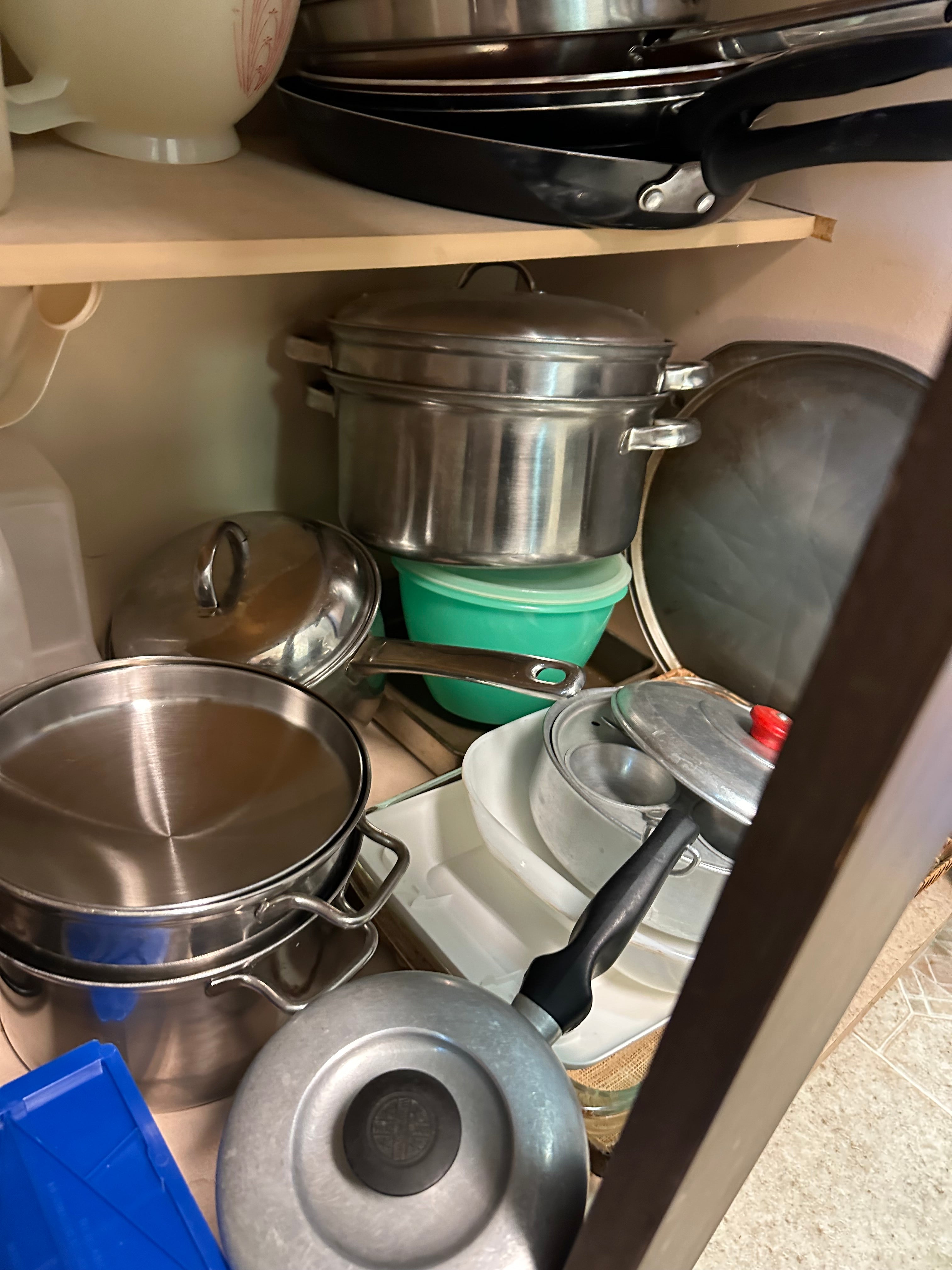 Cookware Lot