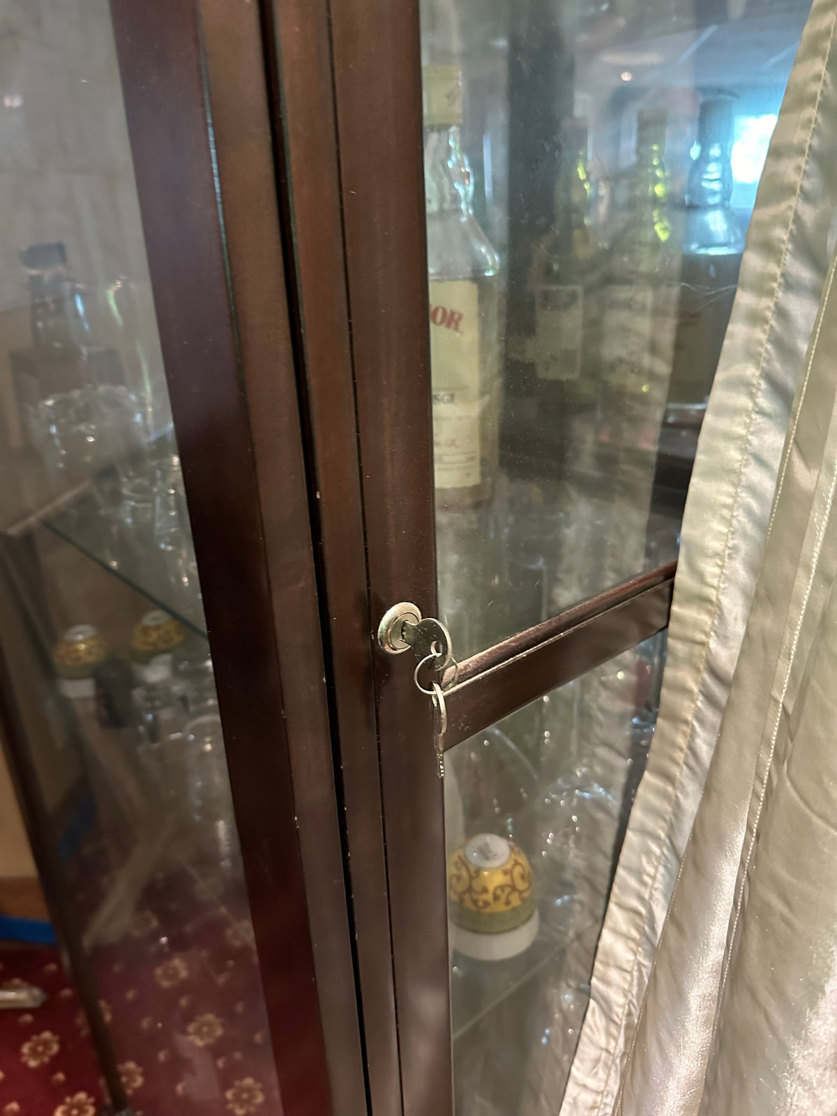 Sliding Door Lockable Display Cabinet