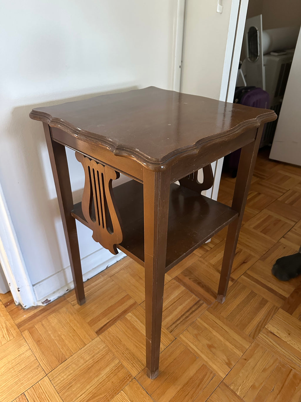 Side Harp Table