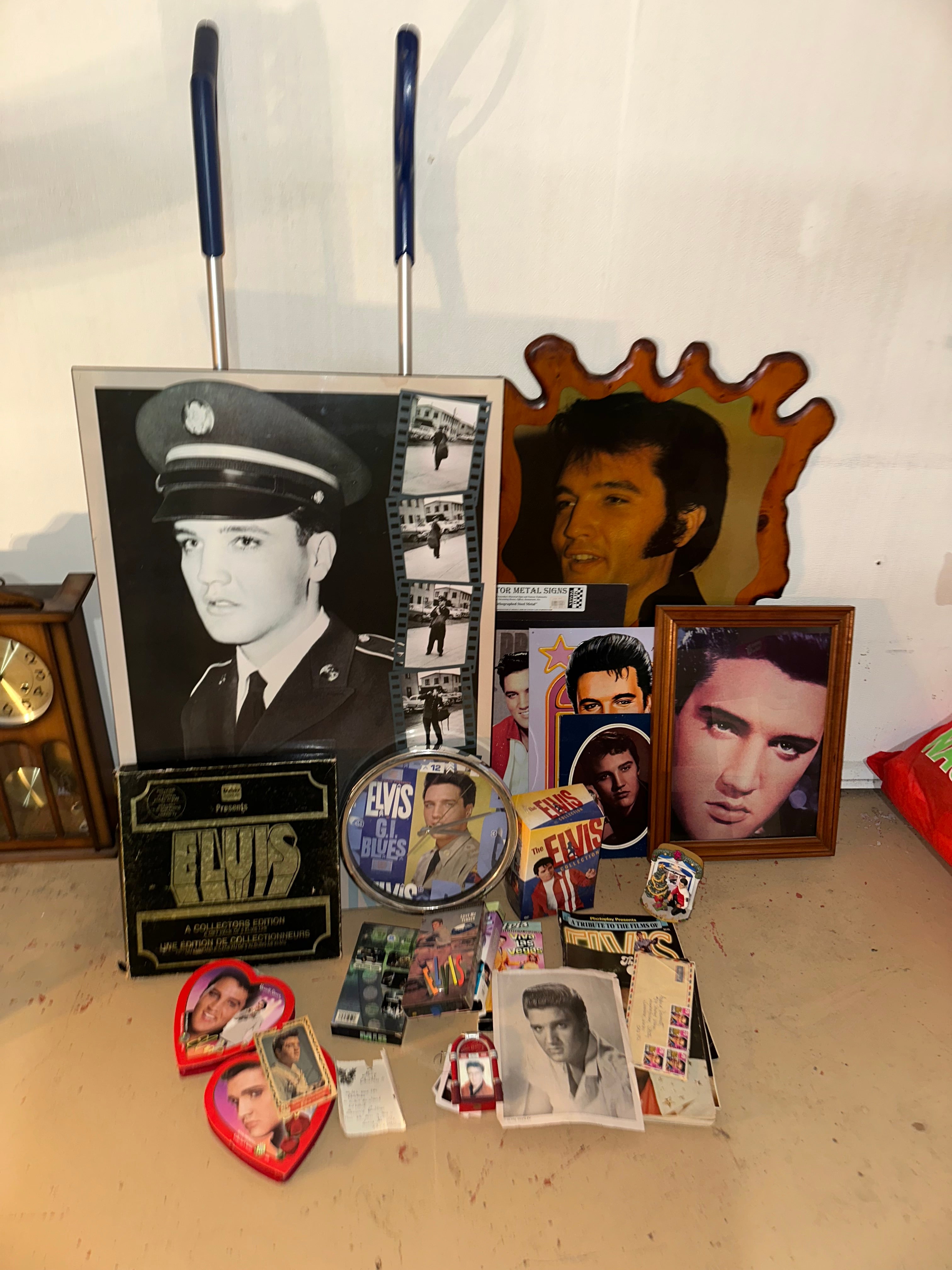 Elvis Lot
