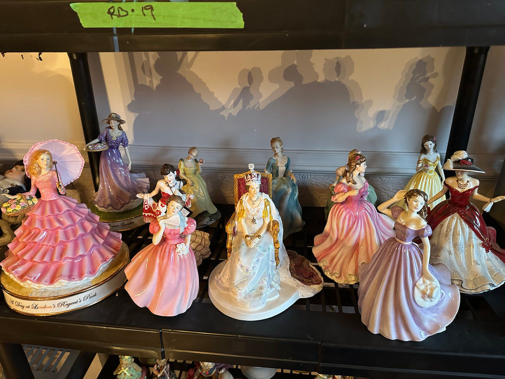 Royal Doulton Lot #20 (12 units in lot)