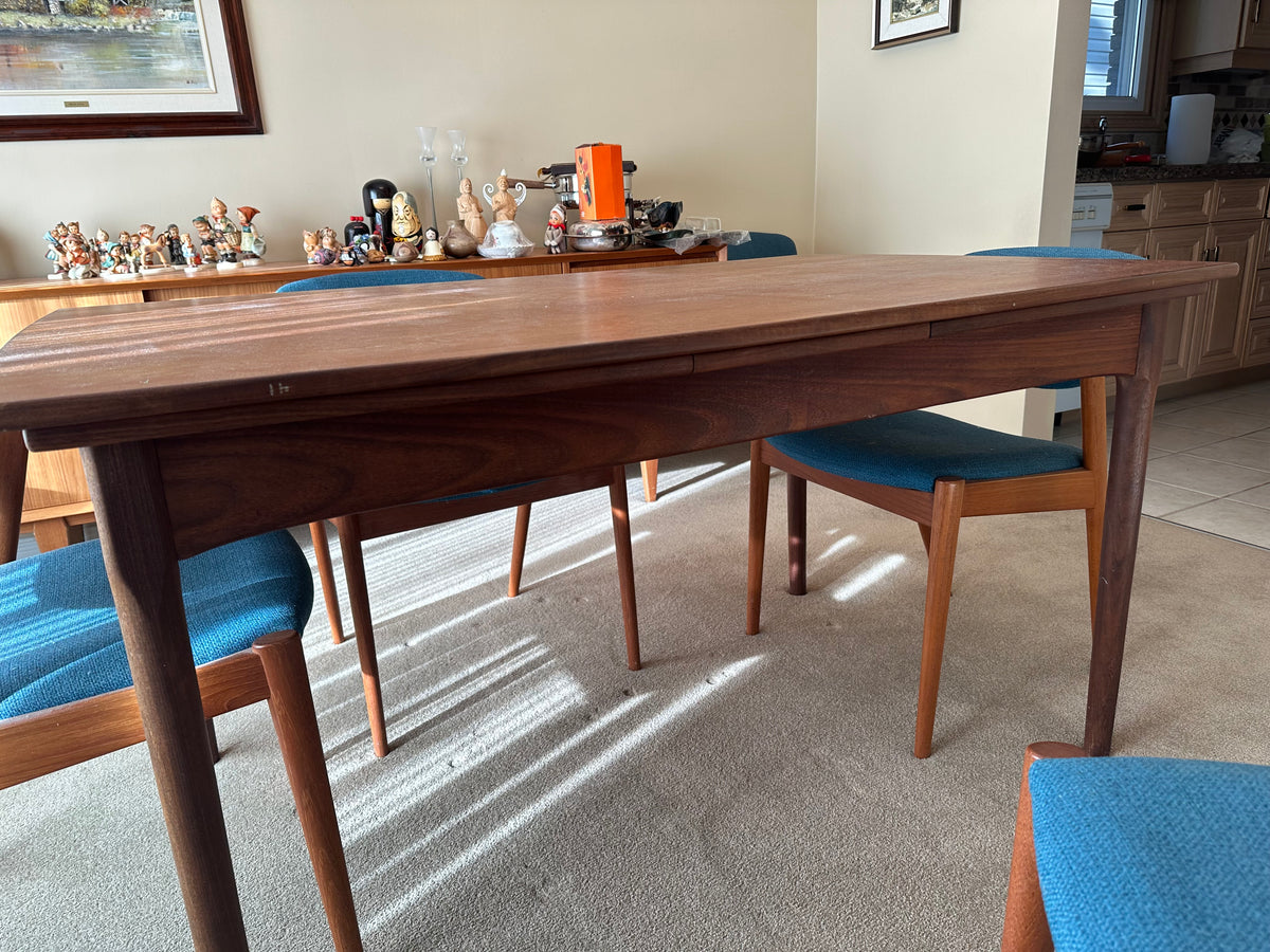 Punch Design Teak Dining Set