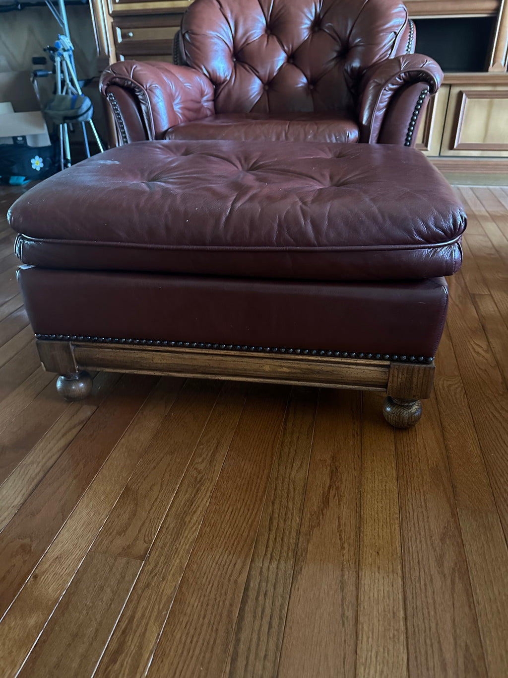 Leather Chair w/ Ottoman