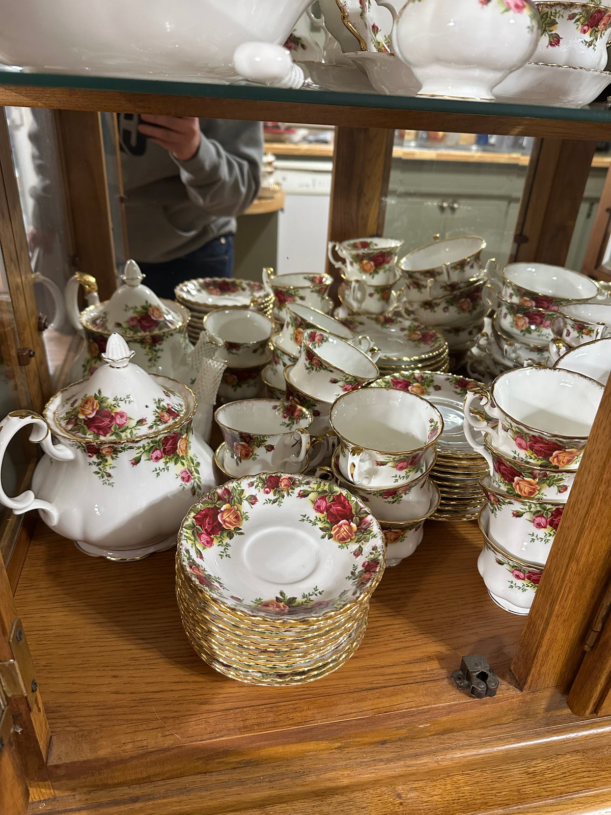 Royal Albert “Old Country Roses” Deluxe Set