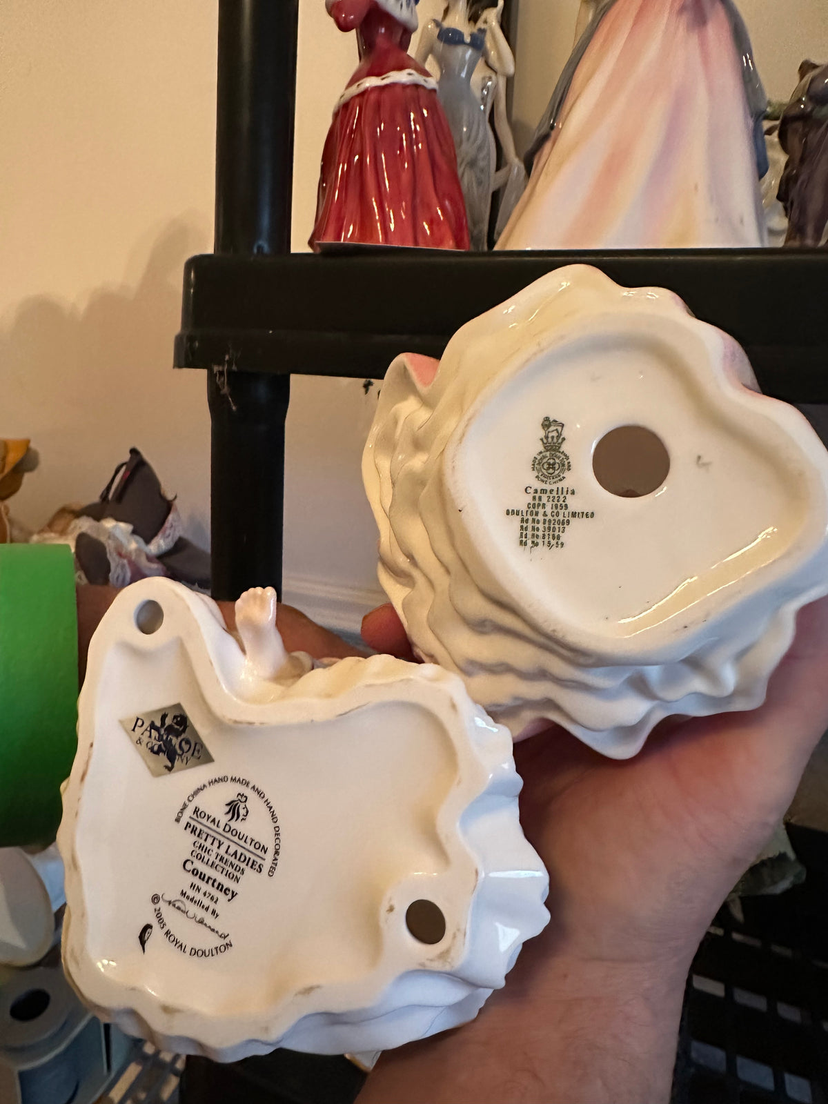 Royal Doulton Lot #20 (12 units in lot)