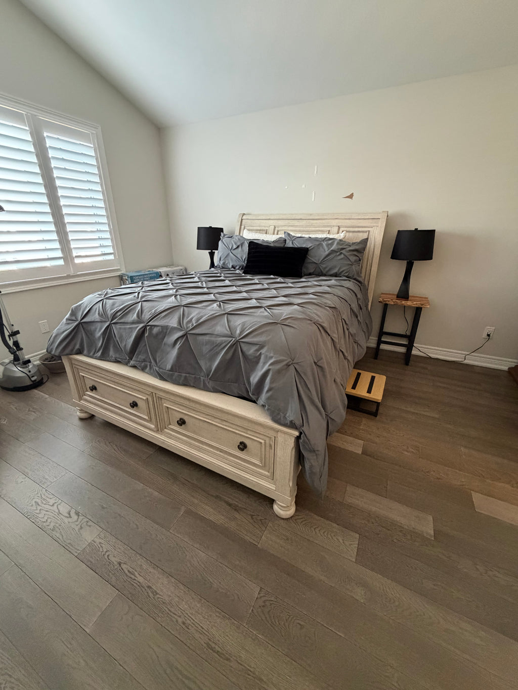 Queen Bed W/ Highend Mattress