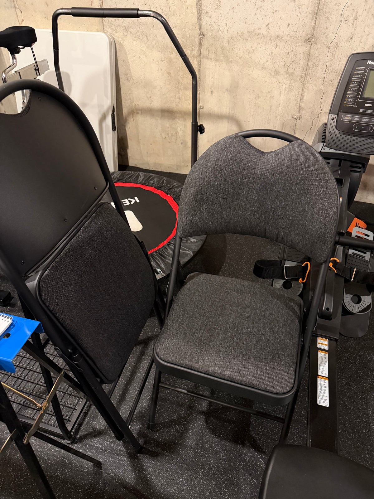2 Folding Chairs